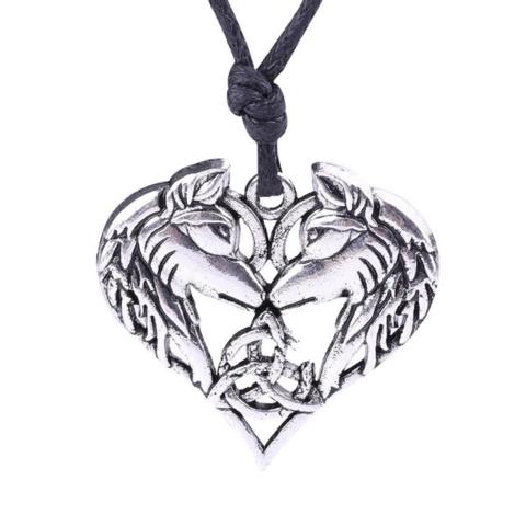 Collier Loup Coeur (Acier)