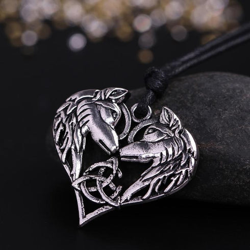 Collier Loup Coeur (Acier)